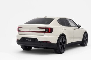 Polestar vylepšil svůj model 2. Ujede více a má o dost lepší výbavu