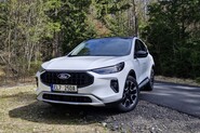 Test Ford Kuga 2.5 Duratec PHEV Active X (2025) – Pohledný skaut