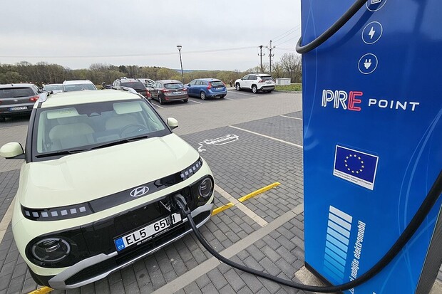 Evropa má milion nabíječek. Česko drží tempo a sází na rychlost