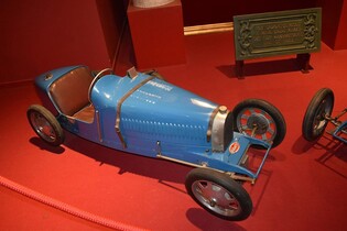 Bugatti 56 a 52