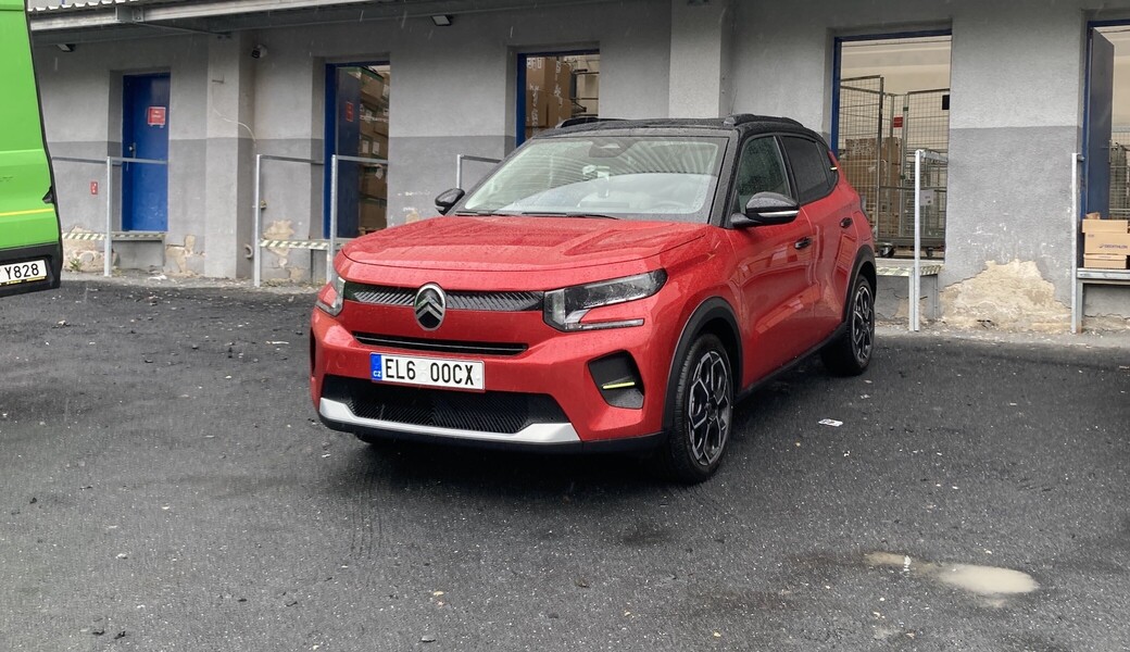 Kurýrem v malém elektromobilu Citroën ë-C3