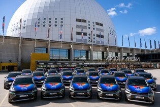 Škoda Auto opět významně podporuje lední hokej. Pořadatelům poskytne 45 vozidel