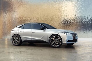 DS N°4 vstupuje na český trh. Elektromobil začíná na 1,18 milionu Kč