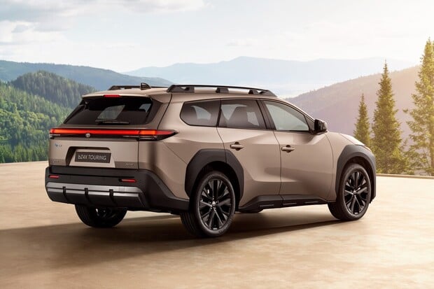 Toyota potěšila rodinným elektromobilem. A ne jen tak nějakým