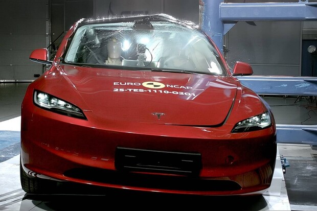 Euro NCAP: opět padaly hvězdy. Medaile pro Teslu, pokárání pro Audi