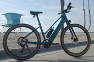 Trek představil elektrické kolo FX+ 1. V jedné věci se podobá motorce