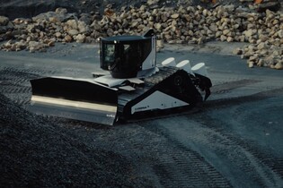 Firma Lumina představila 32tunový elektrický buldozer. Chce být jedničkou na trhu