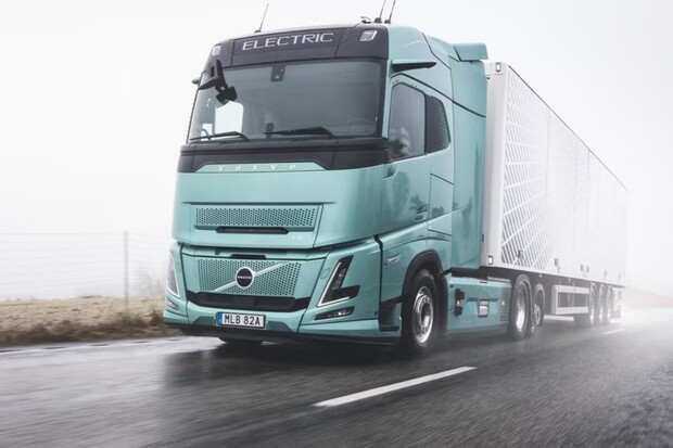 Svět elektrických tahačů překonal důležitou metu. Dojezd 600 km už zaujme