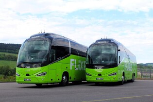 FlixBus začíná nasazovat první LNG autobusy v ČR. Už jezdí mezi Prahou a Polskem