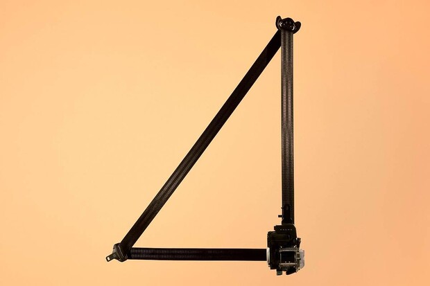 Volvo vylepšuje ochranu posádky. Bezpečnostní pás se stane aktivním prvkem 