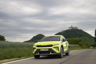 Jak si Škoda Elroq RS vede na silnici i polygonu?