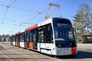 Supertramvaj Škoda 52T dnes v Praze poprvé sveze cestující