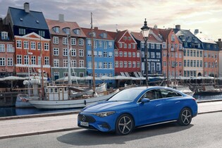 Evropským autem roku 2026 je Mercedes-Benz CLA. Druhé místo si odnesla škodovka