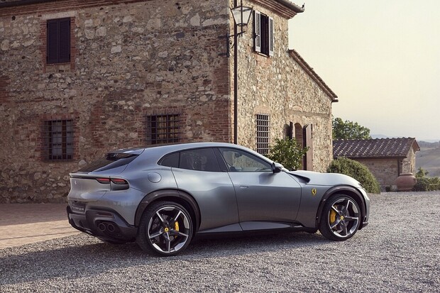 Benzinová éra končí. Kia porazila v akceleraci Ferrari. Opakovaně