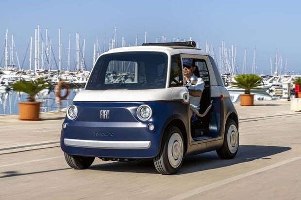 Fiat představil plážový model Topolino Vilebrequin. V hlavní roli jsou plavky