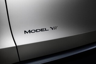 Tesla oznámila prodlouženou verzi Modelu Y. My si ji ale nekoupíme