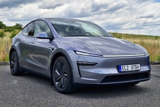 Tesla Model Y (2025)