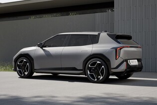 Kia EV4 dostala české ceny. Svezeme se už na podzim