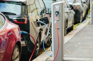 Skvělá zpráva. Praha vytvoří 1 500 městských dobíjecích stanic pro elektromobily