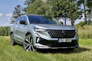 Renault Espace E-Tech 200 Iconic (2025)