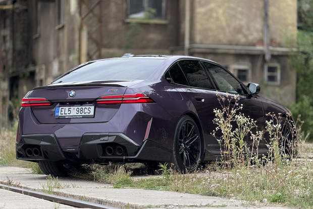 Testujeme sedan s duší supersportu, BMW M5