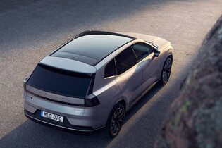 Volvo vrací na trh legendární XC70. Je trochu čínštější, než jsme čekali