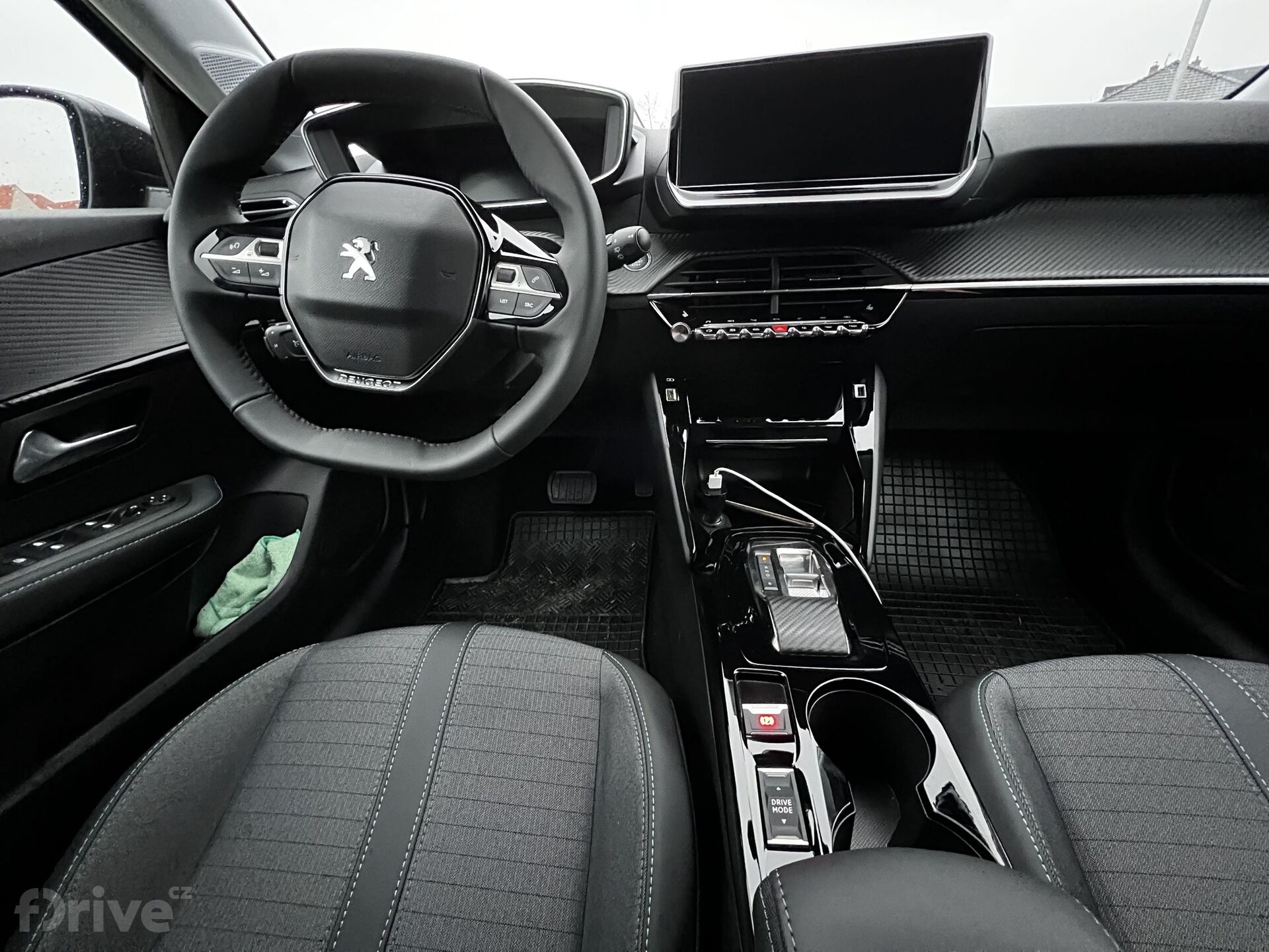 Interiér Peugeot e-208