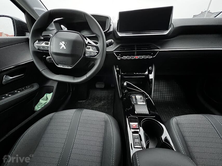 Interiér Peugeot e-208