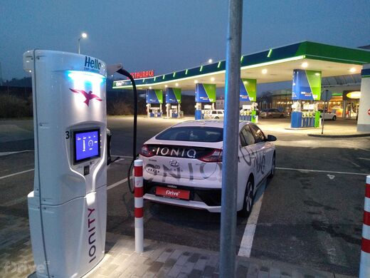 IONITY, Beroun, dálnice D5, 18. km směr Praha, ČS OMV