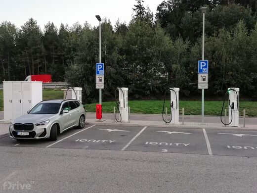 Ionity (CZ), dálnice D1, 109. km směr Praha, odpočívka Pávov, čerpací stanice OMV
