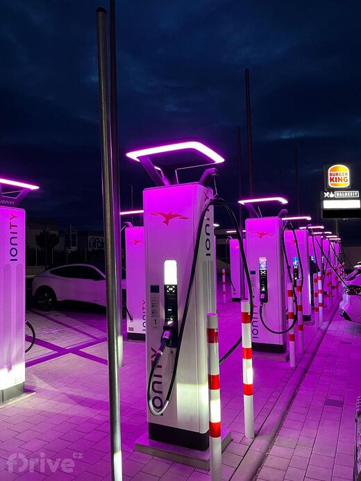 IONITY (D), dálnice č. 8, exit 61 Merklingen, Burger King