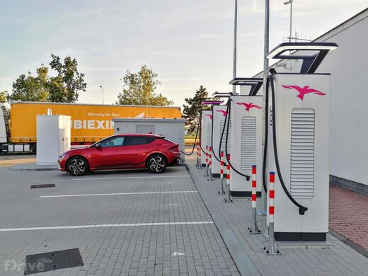 Ionity, dálnice D2, 44. km směr Bratislava, odpočívka Ladná, čerpací stanice Shell