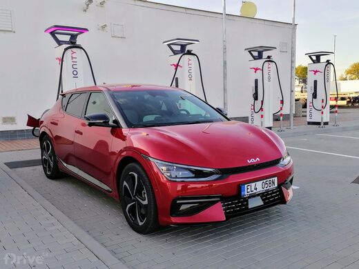 Ionity, dálnice D2, 44. km směr Bratislava, odpočívka Ladná, čerpací stanice Shell