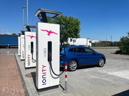Ionity, dálnice D2, Ladná, čerpací stanice Shell směr Bratislava