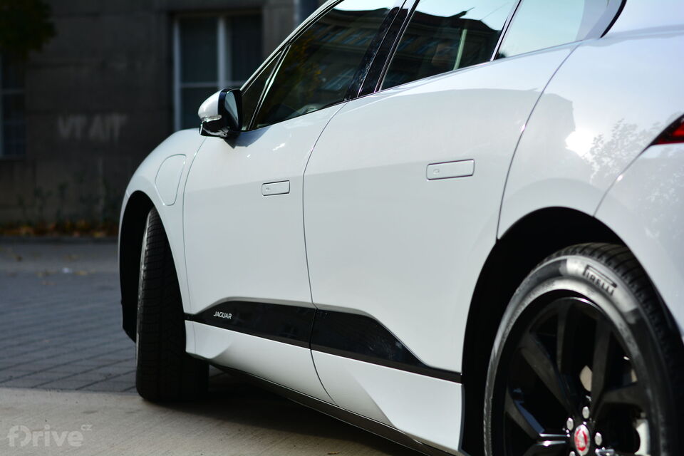 Jaguar I-PACE