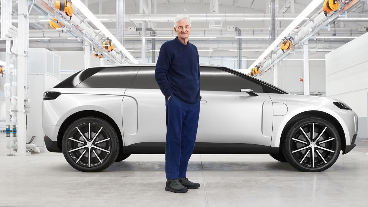 James Dyson u prototypu elektromobilu