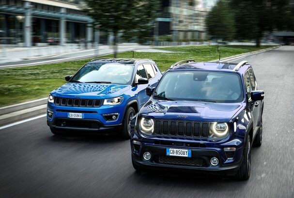 Jeep Renegade 4xe a Compass 4xe