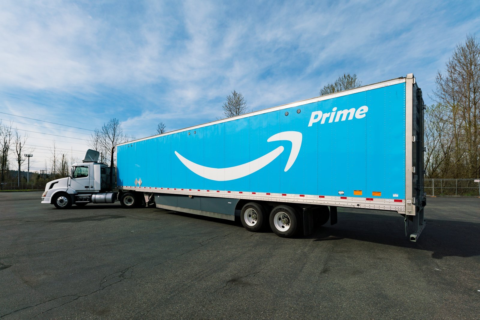 Kamion Amazon Prime