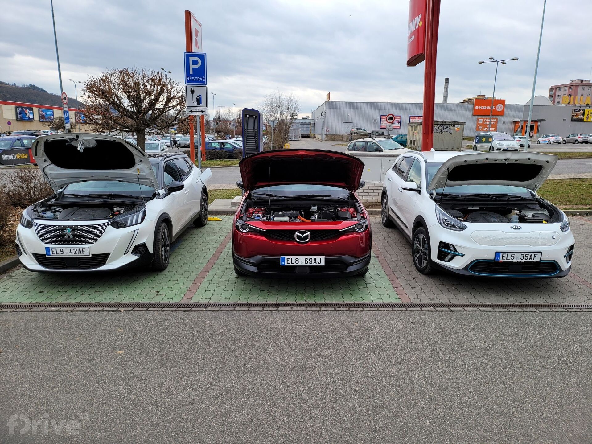 Kia e-Niro, Mazda MX-30 a Peugeot e-2008