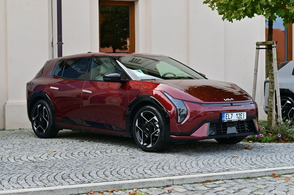 Kia EV4