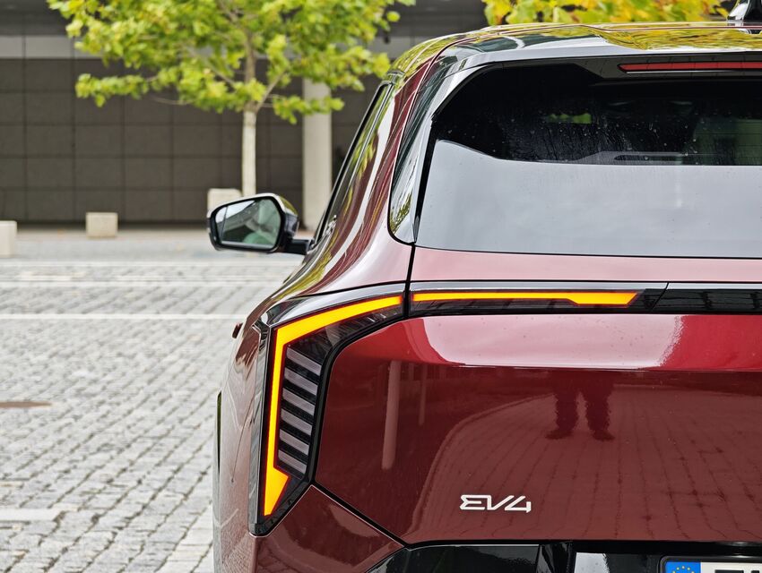 Kia EV4