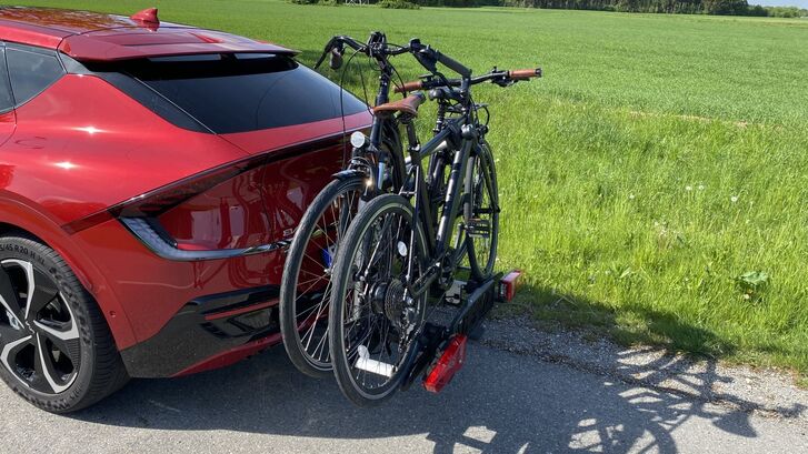 Kia EV6 s nosičem jízdních kol