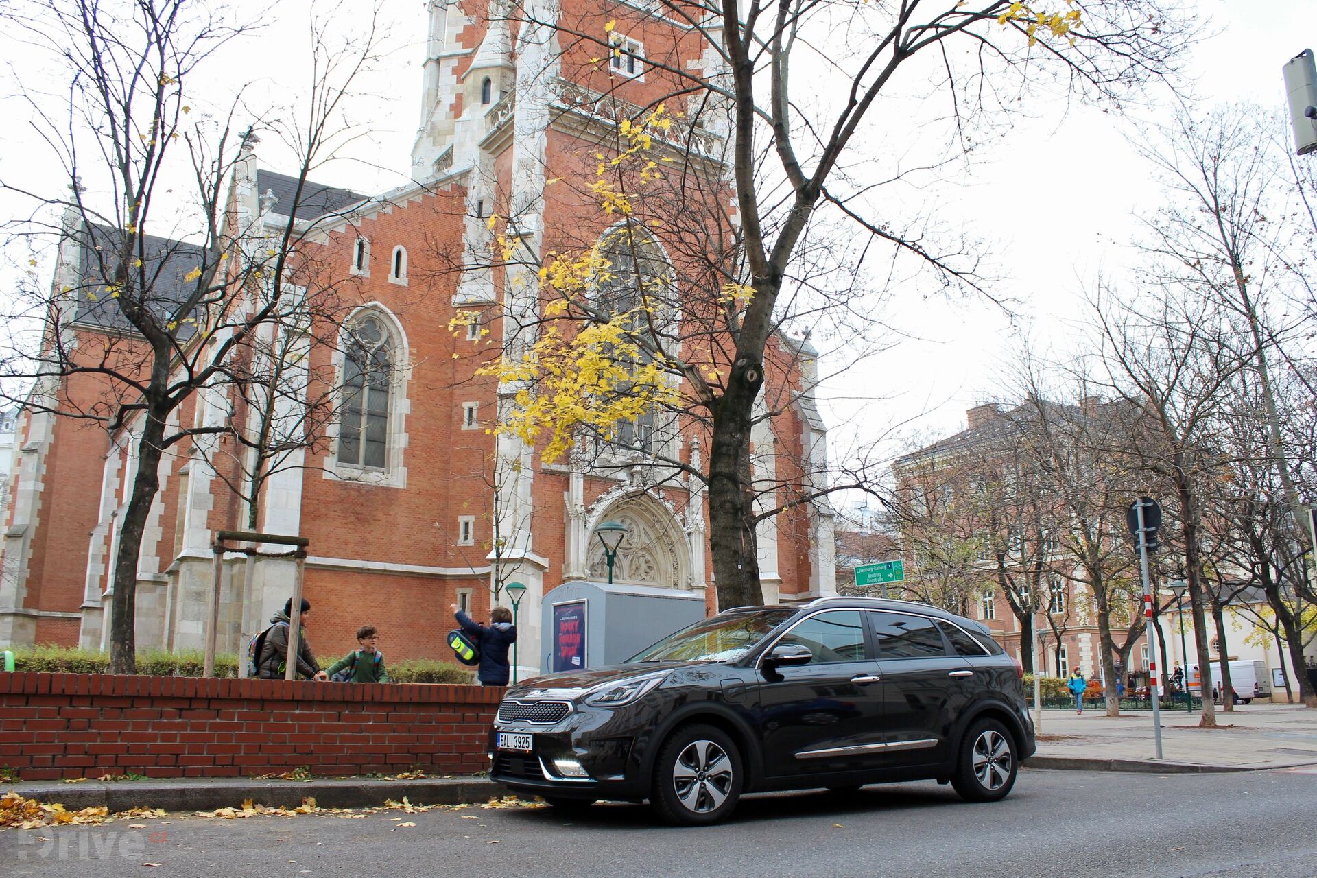 Kia Niro Plug-in Hybrid (2017)