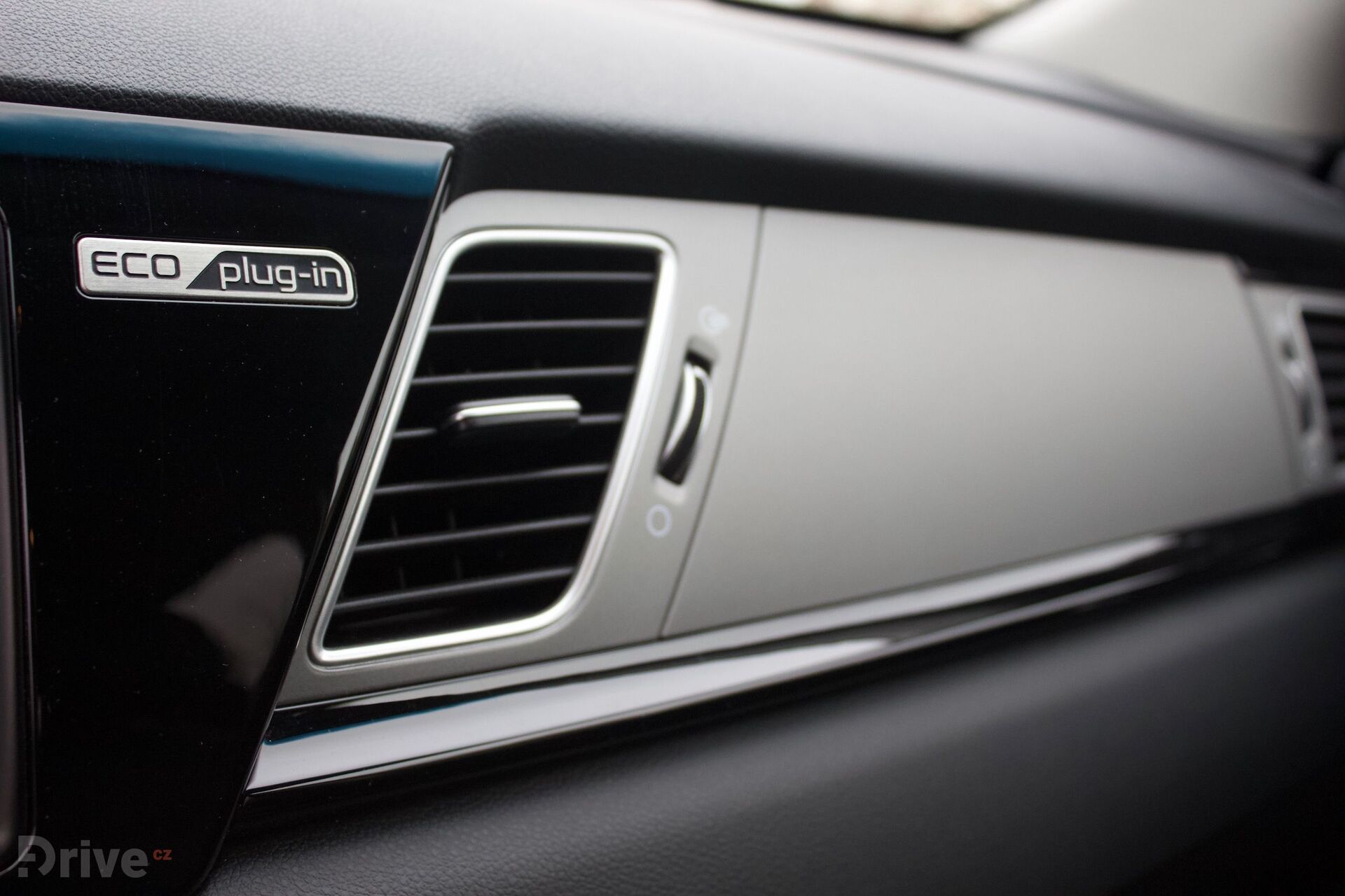 Kia Niro Plug-in Hybrid (2017)