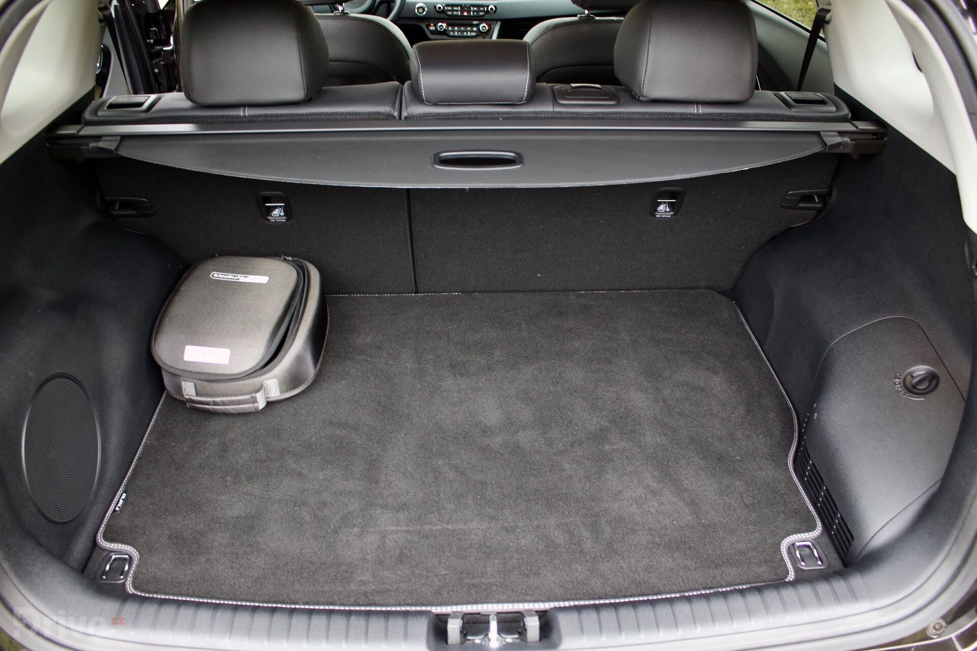 Kia Niro Plug-in Hybrid (2017)