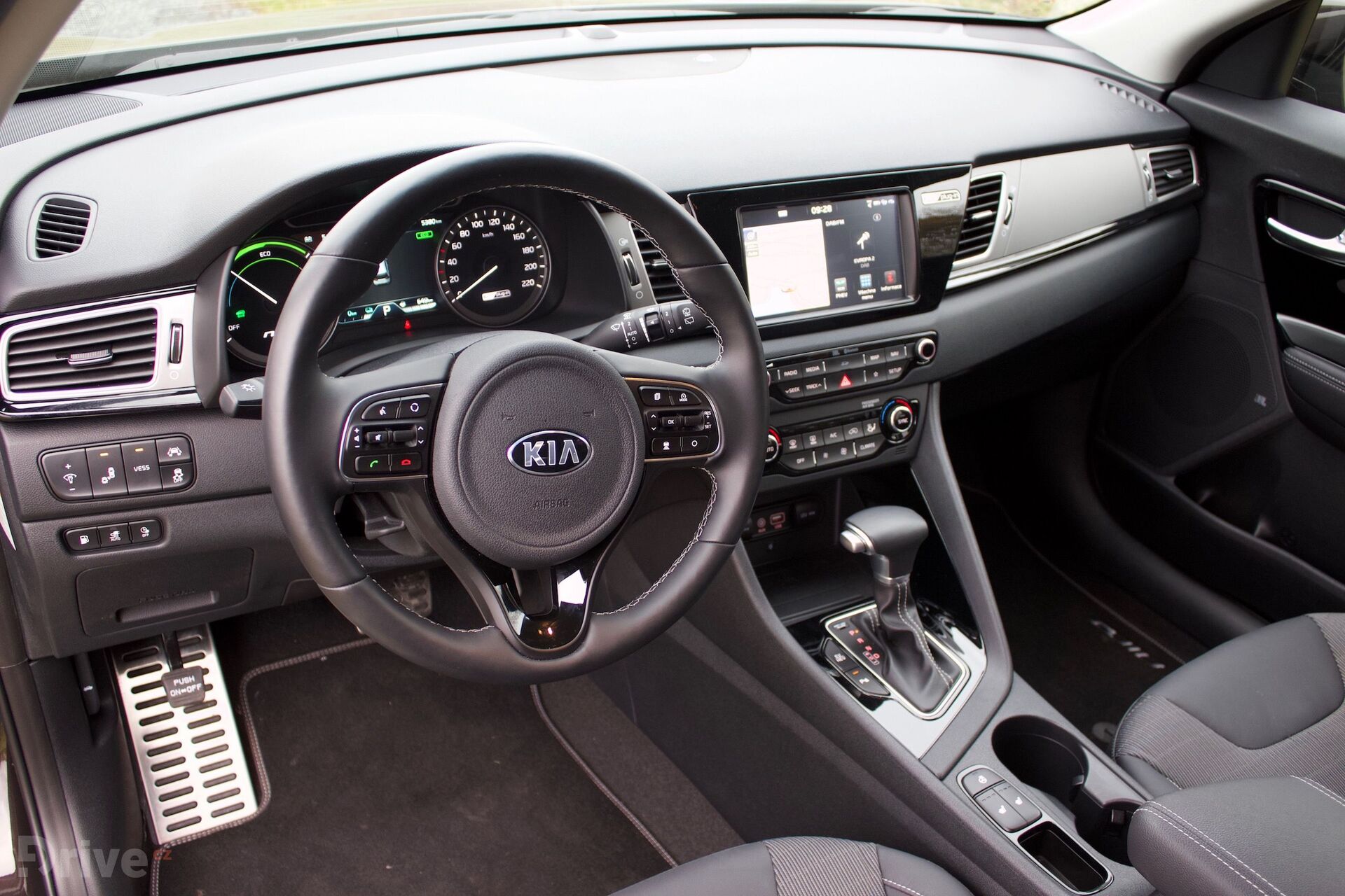 Kia Niro Plug-in Hybrid (2017)