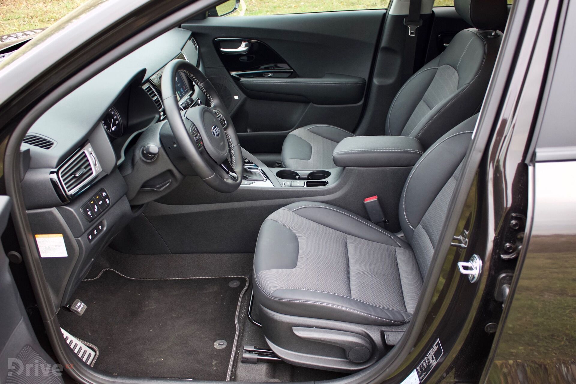 Kia Niro Plug-in Hybrid (2017)