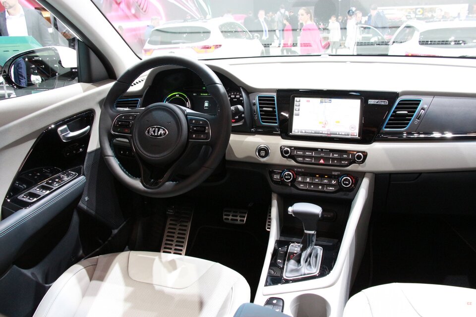 Kia Niro Plug-in Hybrid (2017)