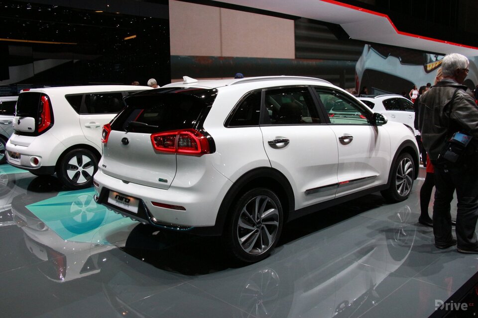 Kia Niro Plug-in Hybrid (2017)