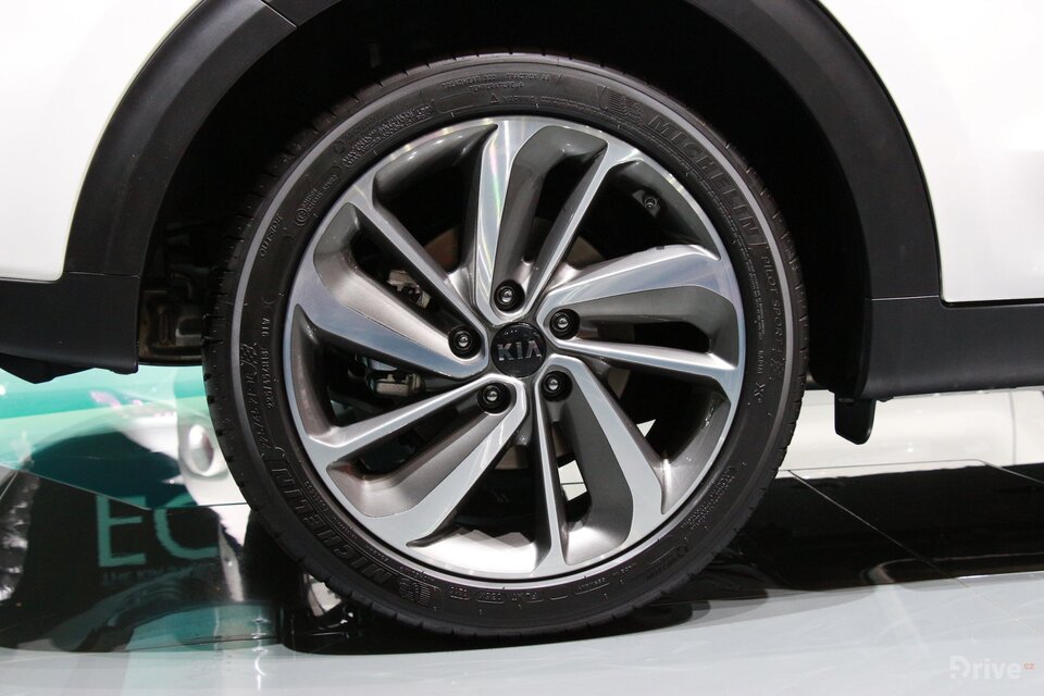 Kia Niro Plug-in Hybrid (2017)